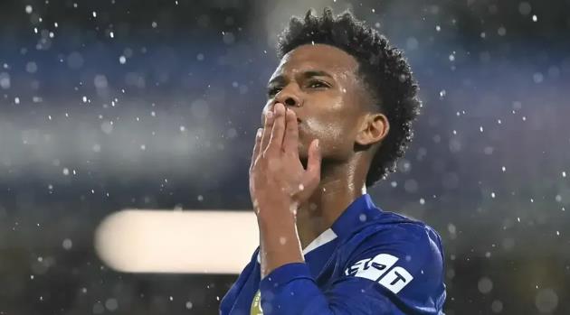 Estevao hạnh phúc sau bàn thắng lịch sử cùng Chelsea