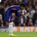 Estevao thắp sáng Stamford Bridge bằng chất nghệ sĩ Brazil