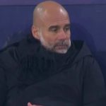 Guardiola lặng người, mặt đông cứng lại
