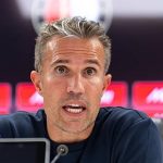 Hạ Fenerbahce, Van Persie đáp trả lời thách thức của Mourinho