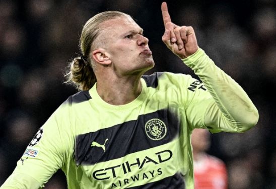 Haaland chọc tức CĐV Bayern