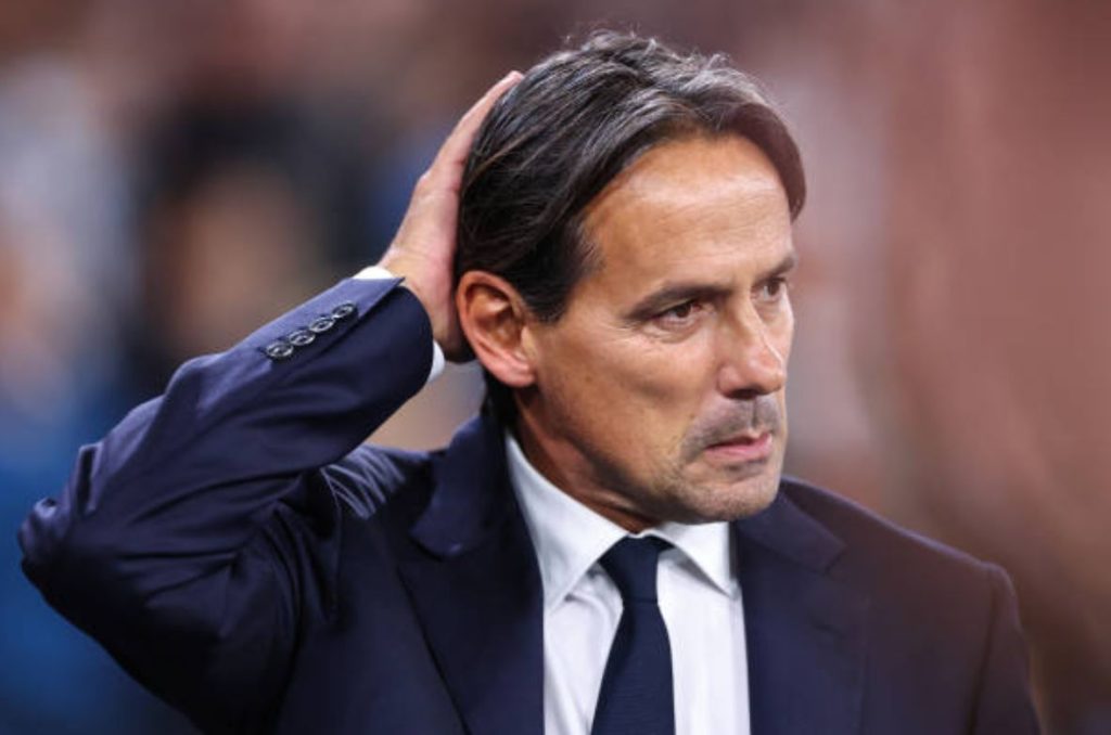 Hai người cũ Man United khiến HLV Inter chán chường