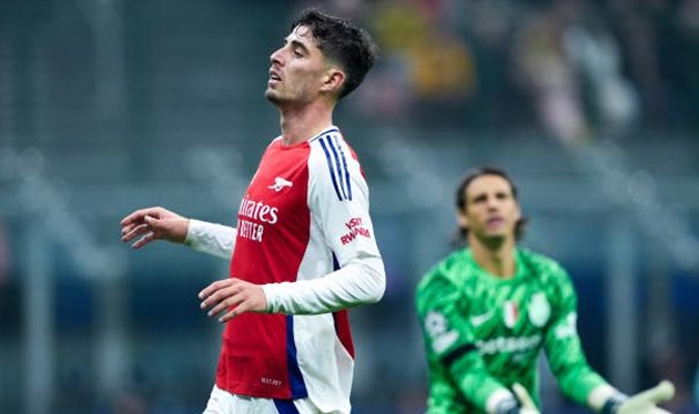 Hàng công kém cỏi cản bước Arsenal