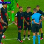 Hàng thủ báo hại, Yamal bất lực với Barca