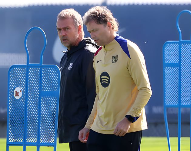 Hansi Flick “nắn gân” Lewandowski, De Jong tươi rói trước giờ Barca đấu Young Boys