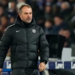 Hansi Flick nói gì khi Szczesny mắc sai lầm tai hại?