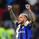 Hậu vệ Inter bị CĐV Milan dọa đánh sau màn ăn mừng khiêu khích