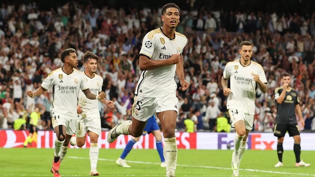 Herny phản biện 1 câu về Bellingham, Carragher muốn ‘độn thổ’