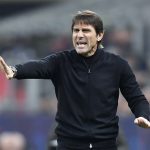HLV Conte chưa thể về Anh sau trận thua AC Milan