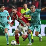 “Hố đen” báo hại Barca thua bẽ bàng