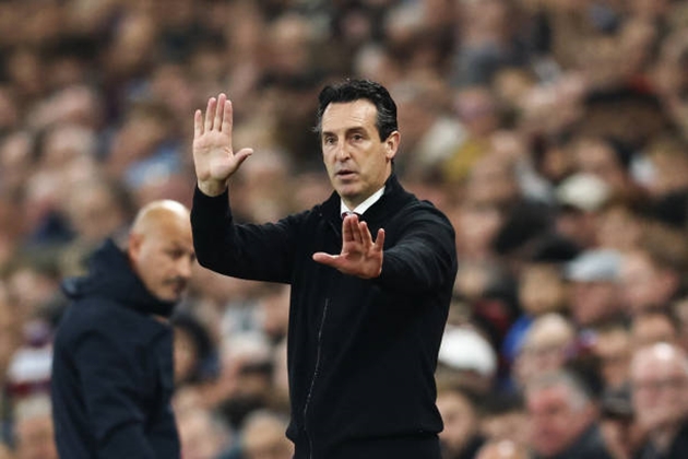 Học trò tỏ thái độ bất mãn, Unai Emery lên tiếng