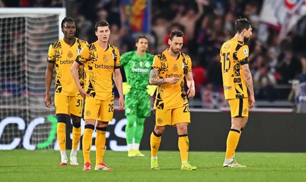 Inter chưng hửng về chấn thương mắt cá của Pavard