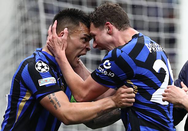 Inter đón 2 cú hích khổng lồ, sẵn sàng quật ngã Barca