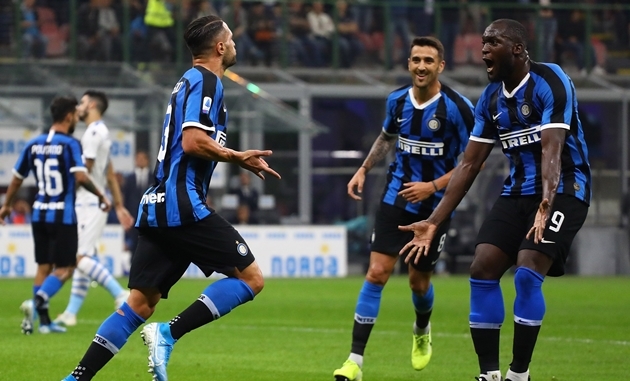 ‘Inter Milan đang ở cửa trên so với Barcelona’