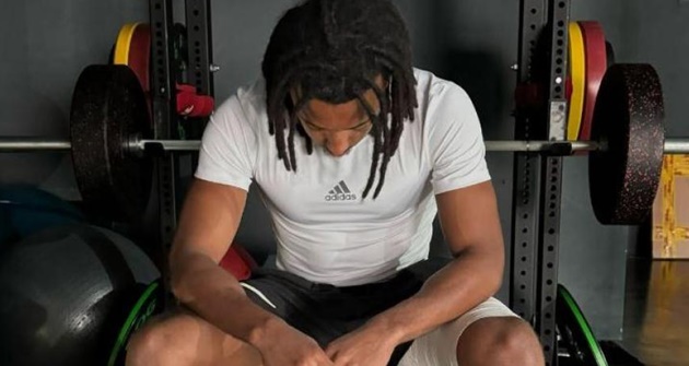 Jules Kounde lên tiếng sau chấn thương gân kheo, lỡ hẹn trận gặp Inter và El Clasico