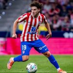 Julian Alvarez trước bức tường thép Arsenal