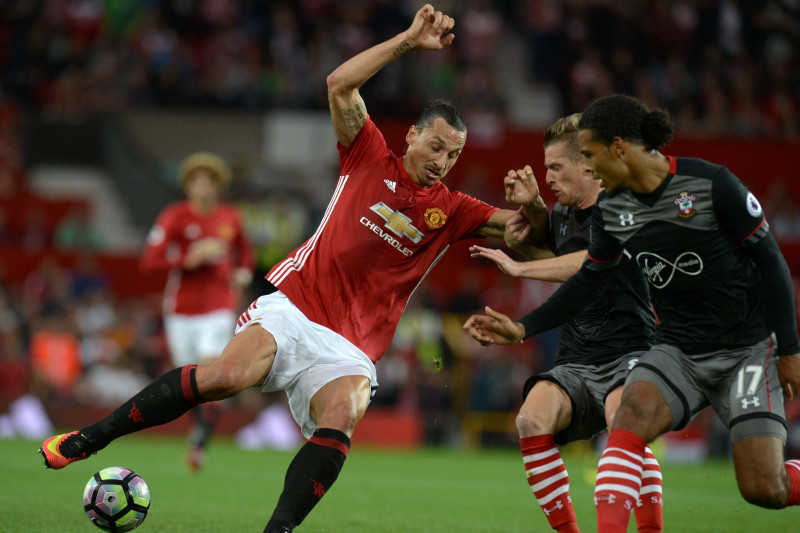 Kaka cảnh báo Van Dijk không nên phân tâm trước cựu sao M.U ở C1