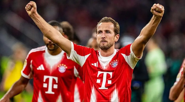 Kane đạt phong độ hủy diệt, Quả bóng vàng trong tầm mắt