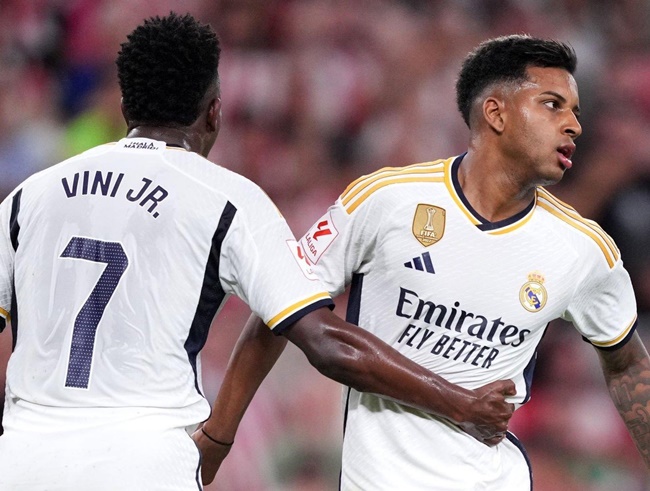 Khi Ancelotti tháo “xiềng xích” cho Vinicius và Rodrygo