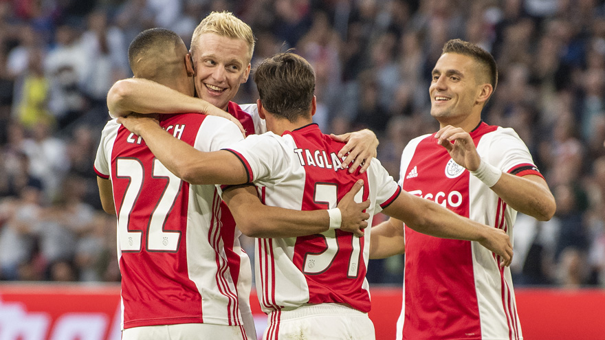 Không được dự C1, CĐV M.U chúc người cũ lên ngôi vô địch