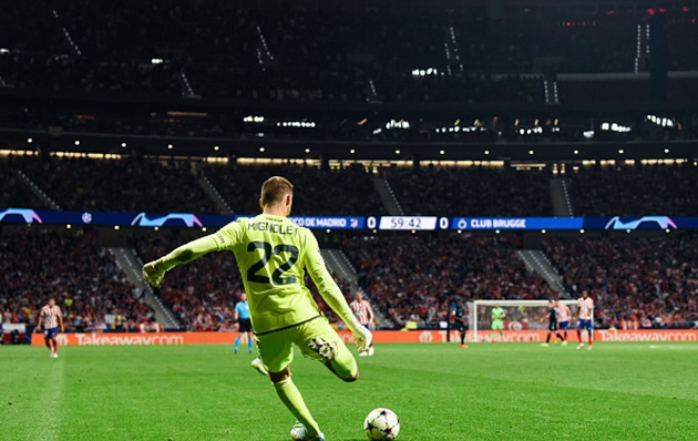 Klopp bị chỉ trích vì bỏ rơi người hùng Champions League