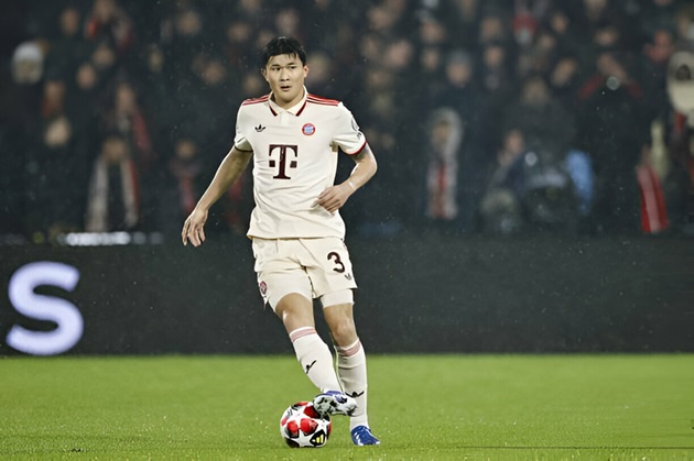 Kompany lên tiếng bênh vực tội đồ của Bayern