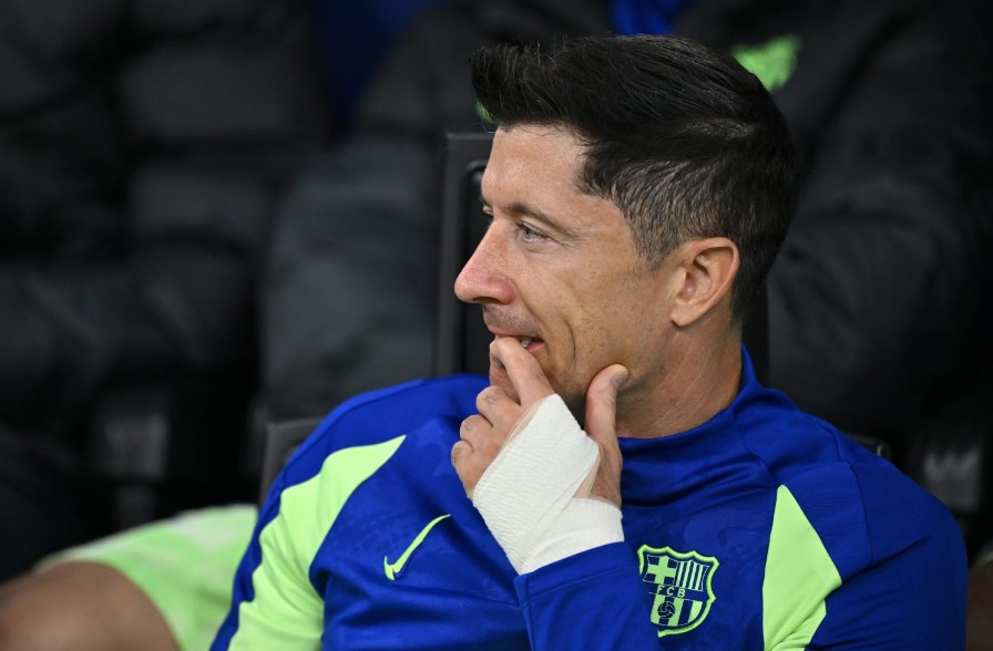 Kounde: “Lewandowski không nên ra sân trong tình trạng như vậy”