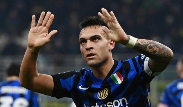 Lautaro Martinez đã biết cách khai thác hàng phòng ngự Barca