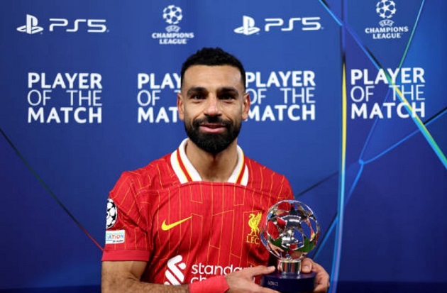 Liverpool 2-0 Bologna: Dấu ấn siêu sao; Ngày buồn của Robertson