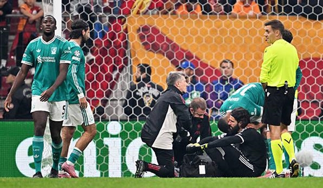 Liverpool đón tin dữ về Alisson Becker