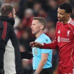 Liverpool thiệt đơn thiệt kép: Thua PSV, mất luôn Ekitike