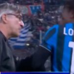 Lookman suýt xô xát với HLV Juric sau khi bị thay ra ở Champions League