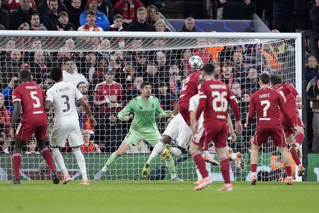 Mac Allister xé lưới Courtois, Liverpool hạ gục Real ở Anfield