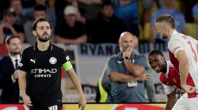 Man City bị Monaco cầm hòa: Tại sao Bernardo Silva vẫn được giữ lại trên sân?