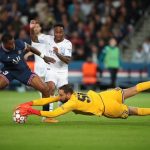 Màn trình diễn đập tan chỉ trích của Donnarumma