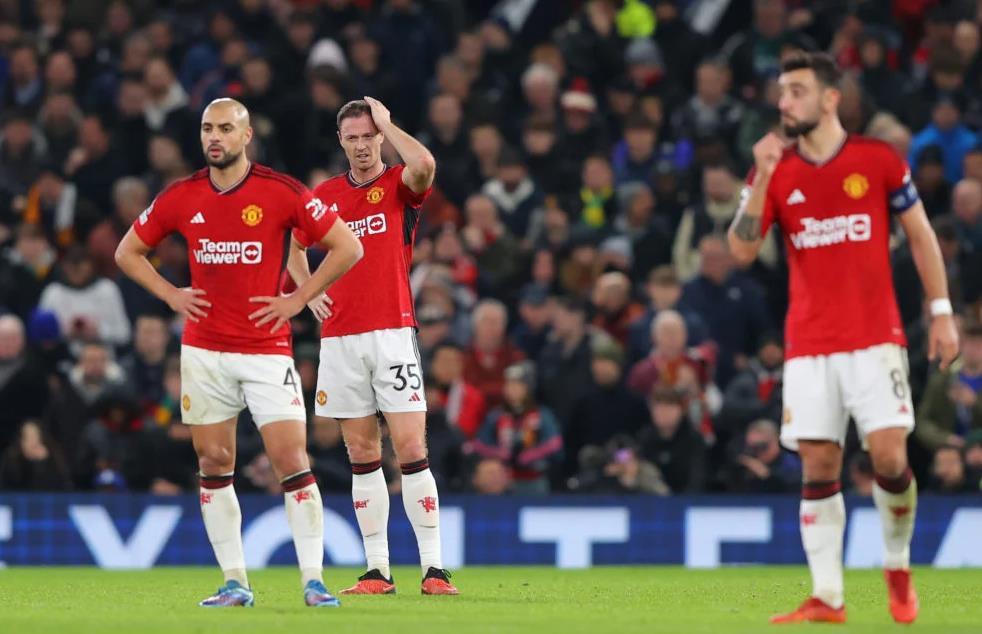 Man United khiến Henry bị sốc