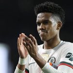 Maresca nên trao suất đá chính cho Estevao và Garnacho tại Chelsea