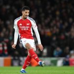 Martin Keown mách nước cách Saliba ngăn chặn Mbappe