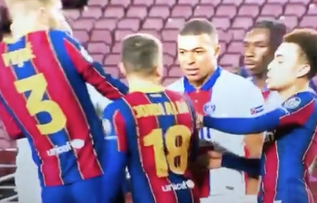 Mbappe: “Ở ngoài đường tôi sẽ xử cậu”