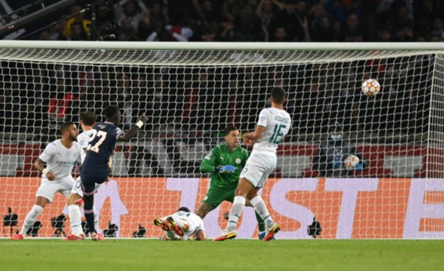 ‘Messi, Neymar, Mbappe có thể tự hào về pha dứt điểm đó’