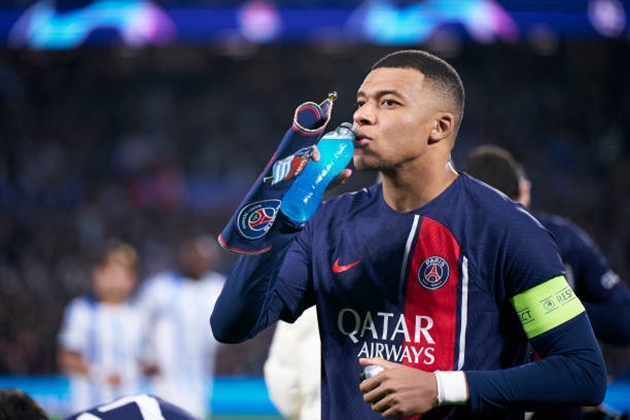 Michael Owen “ngả mũ” trước Kylian Mbappe