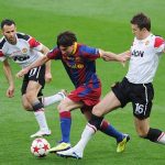 Mike Phelan so sánh Messi của hiện tại với mùa giải 2009