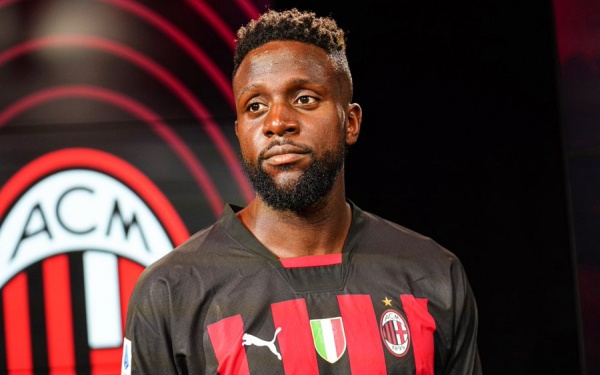 Milan gạch tên cựu tiền đạo Liverpool