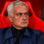 Mourinho: Napoli mạnh mẽ hơn nhưng Benfica sẽ không khóc vì thiếu ngôi sao