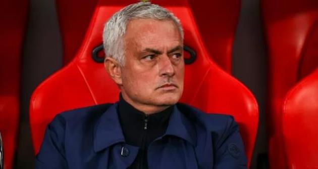 Mourinho: Napoli mạnh mẽ hơn nhưng Benfica sẽ không khóc vì thiếu ngôi sao