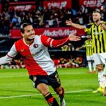 Mourinho thua đau Van Persie tại vòng loại Champions League