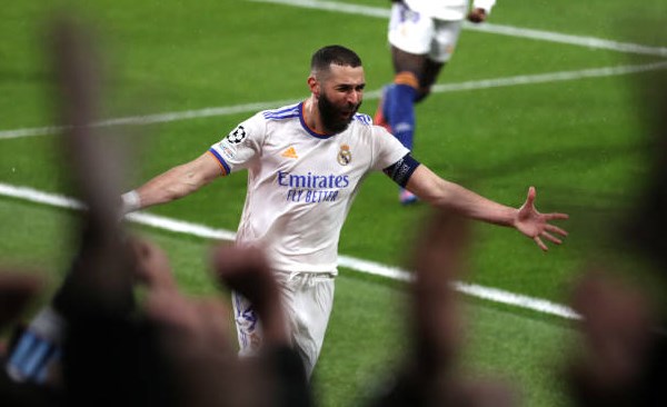 Nã hat-trick vào lưới Chelsea, Benzema thiết lập 2 kỷ lục