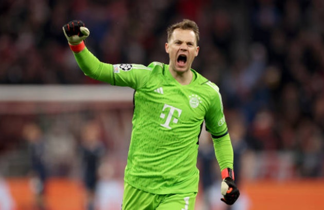 Neuer san bằng kỷ lục của Casillas