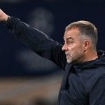 “Ngả mũ” với HLV Hansi Flick