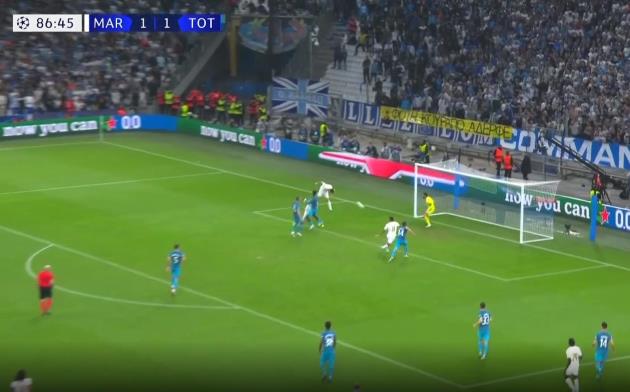 Người cũ Arsenal bỏ lỡ muối mặt trước Spurs, đội nhà bị loại luôn khỏi cúp châu Âu